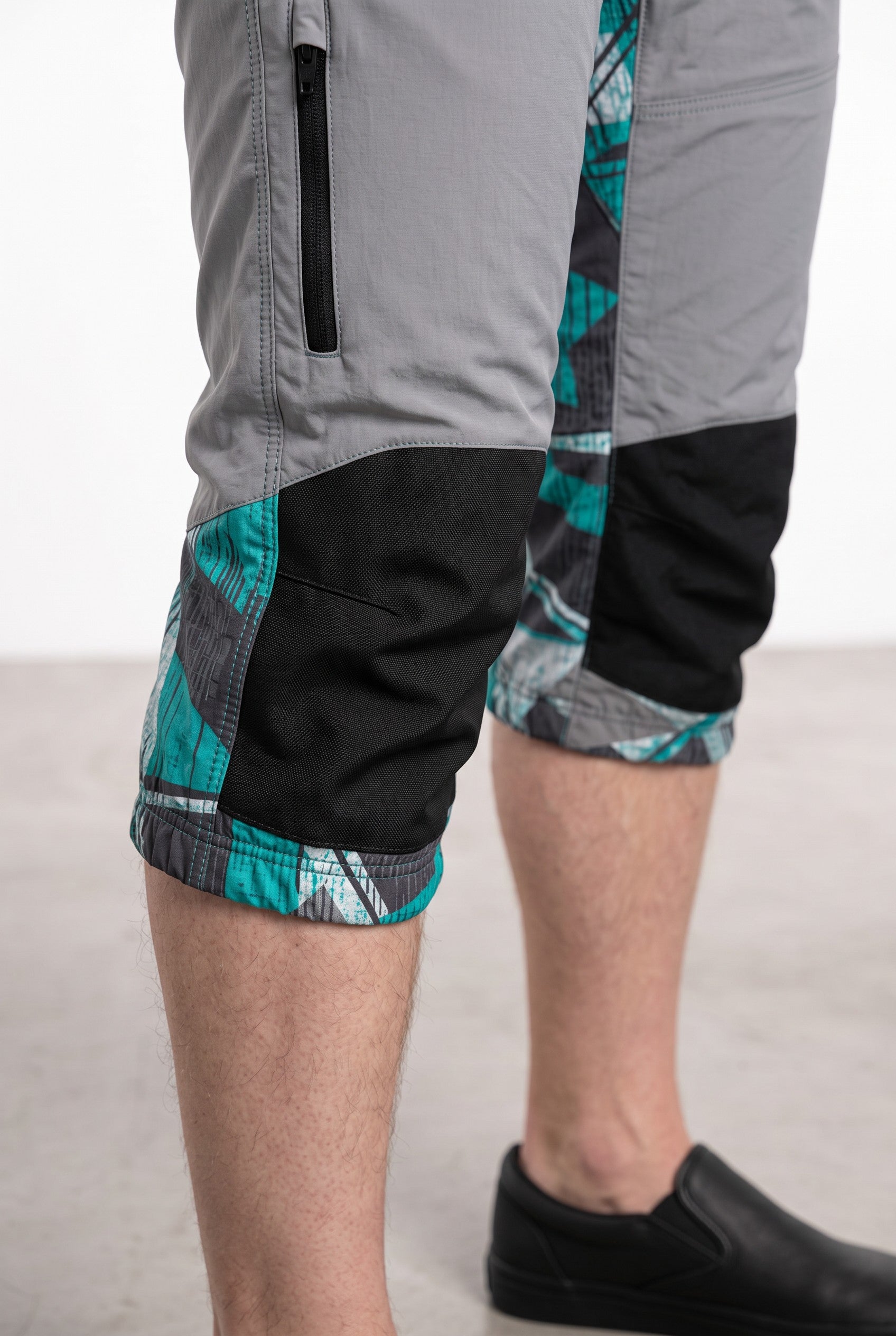 Freefly CF Short - Light Grey/Aqua Matrix Print