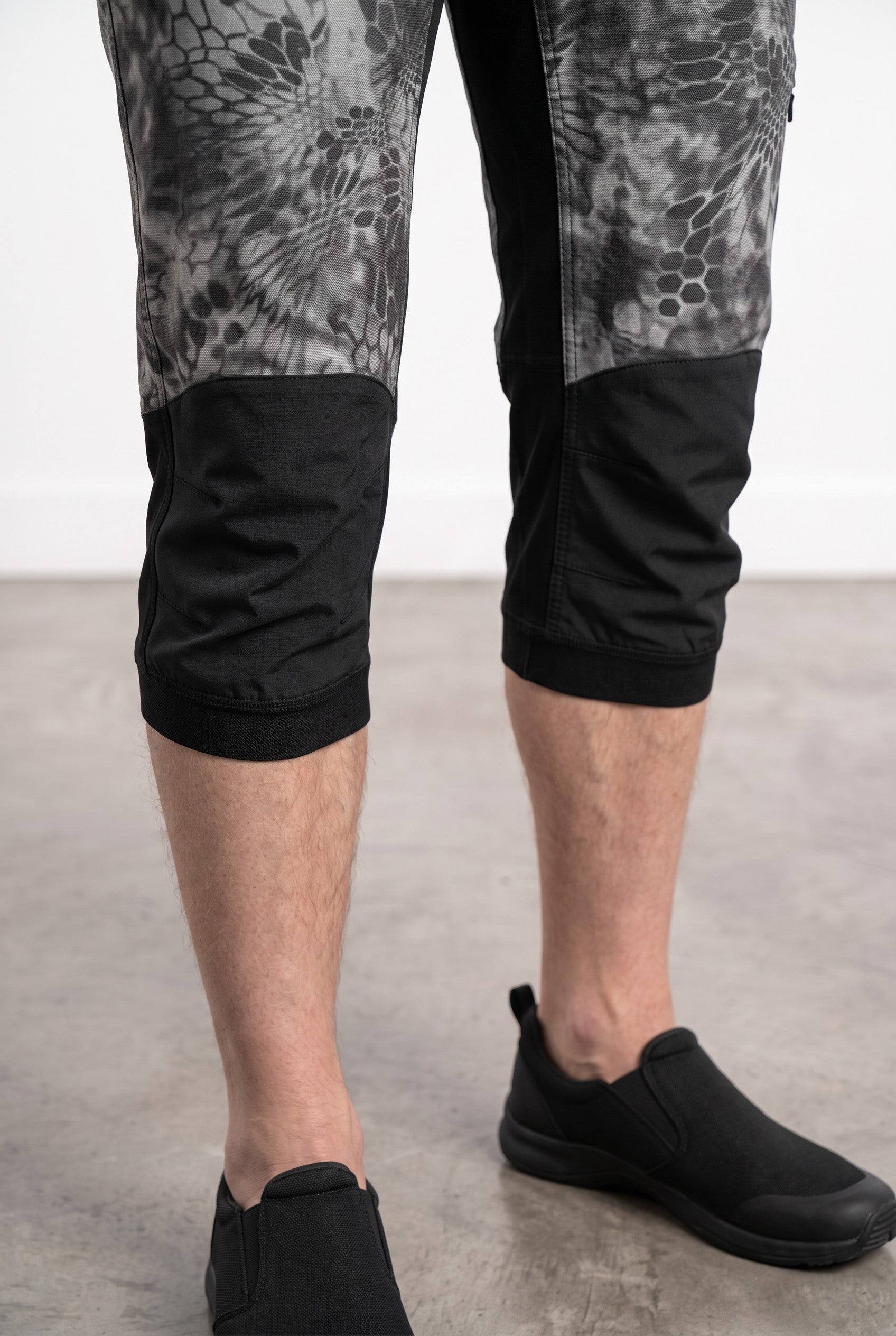 Freefly CF Short - Black/Shadow Scale Print