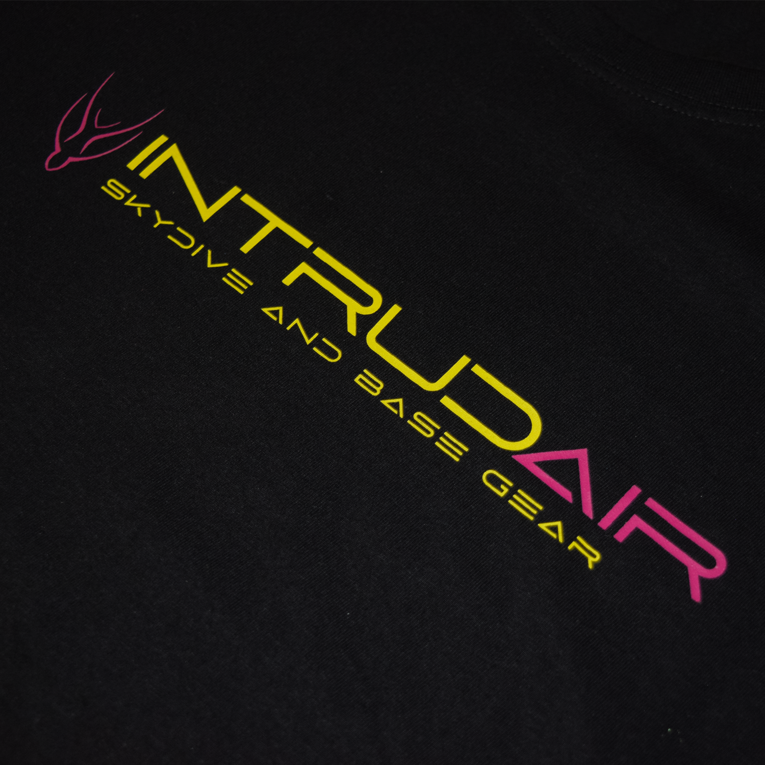 T-Shirt Intrudair [Black / Magenta / Yellow]